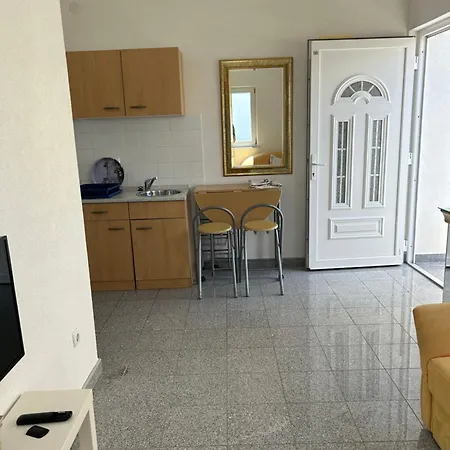 Belladonna Apartment