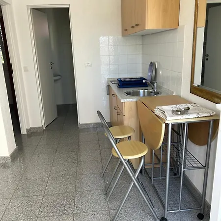 Belladonna Apartment *